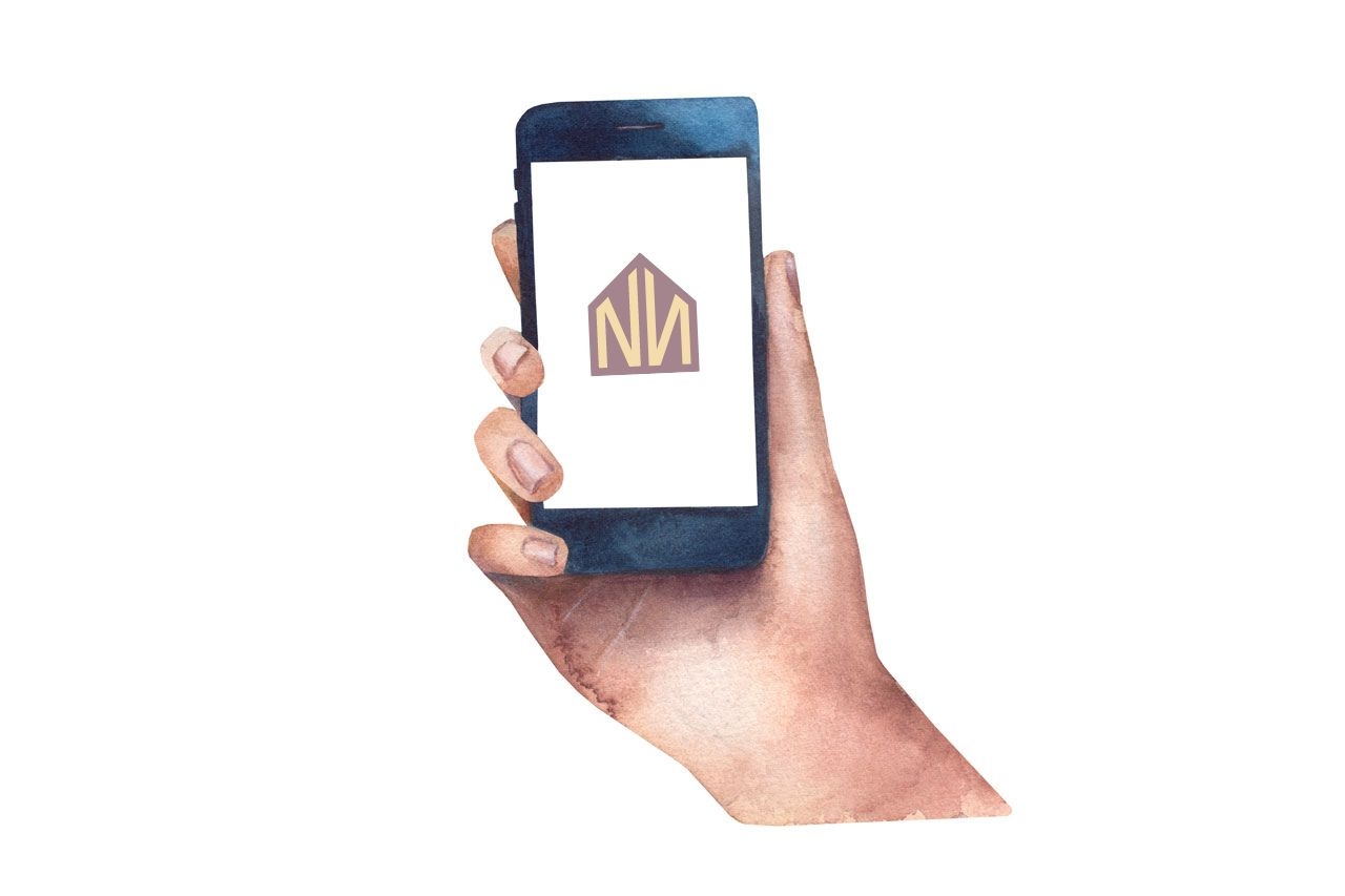 hand_mit_smartphone_und_logo